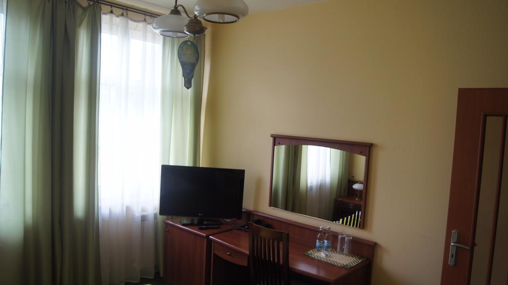 Alabastro Bed & Breakfast Tomaszow Mazowiecki Room photo